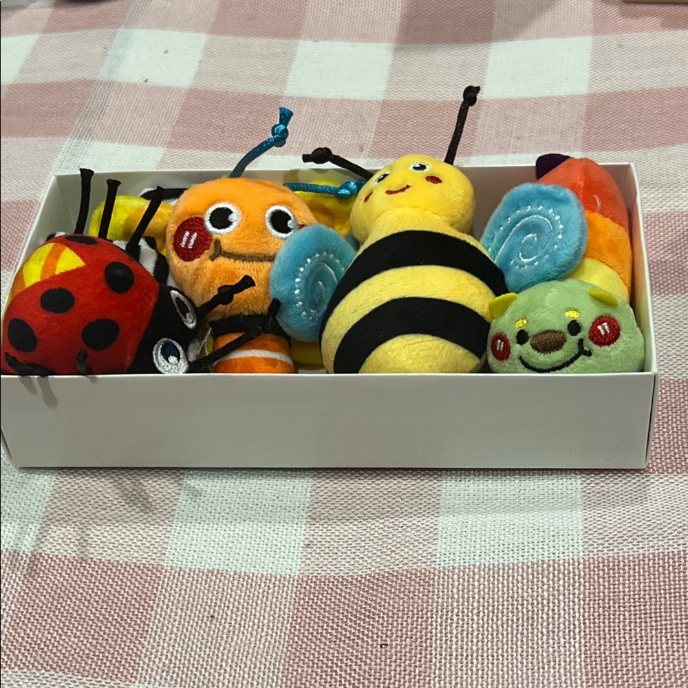 I finnoBright Multicolor Plush Bug Set — Red, Yellow, Orange, Blue, Green, Black